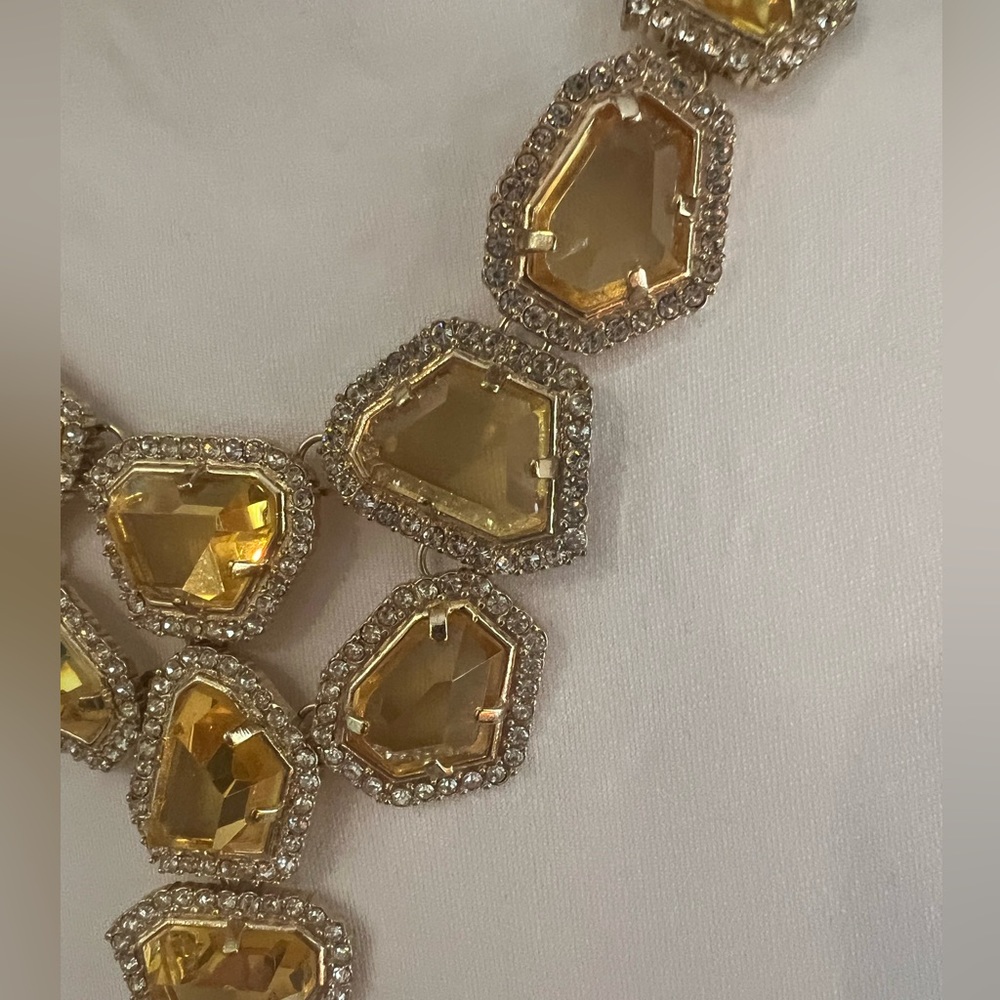 Cache statement Necklace - Picture 7 of 11